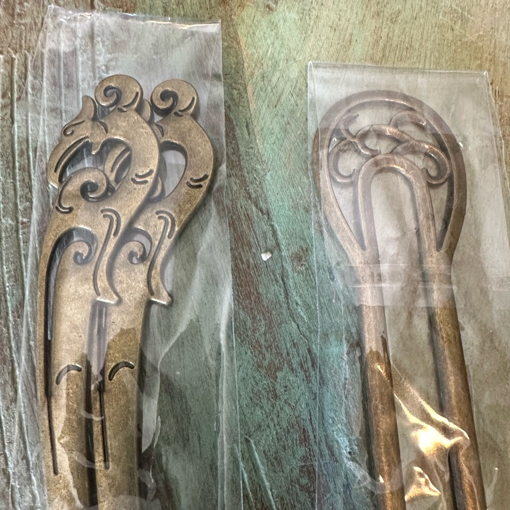 Hair Accessories - Picture 2 of 11